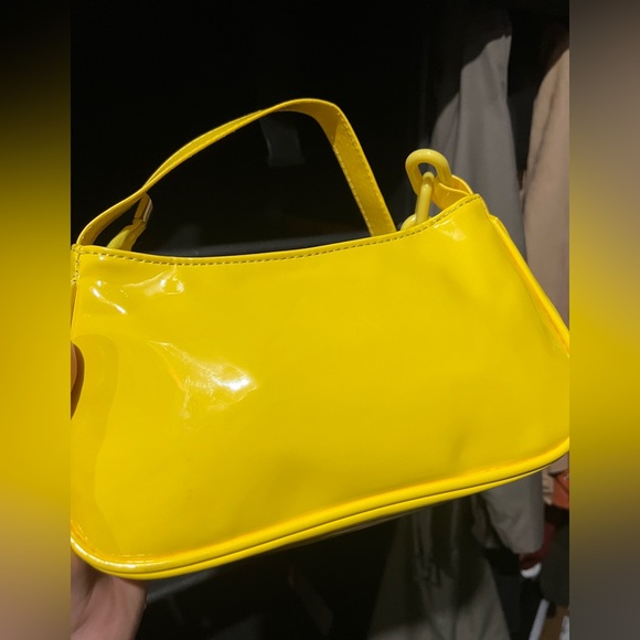 YELLOW PATENT SHOULDER BAG - Picture 4 of 4